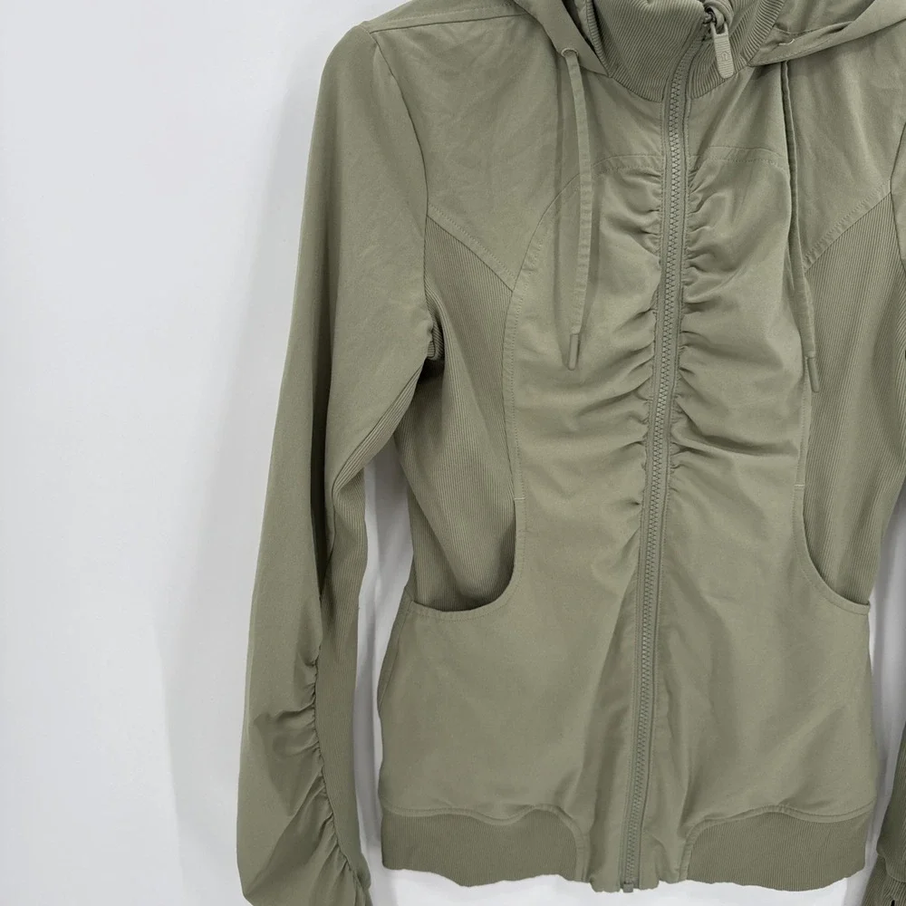Lululemon Womens Sage Dance Studio Zip Up Hooded Jacket Size 6 Athleisure